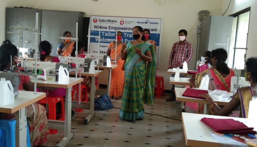 Bala Vikasa Provides 100 Widows Training in Advanced Tailoring Skills to Encourage Entrepreneurship with Manos Unidas Grant