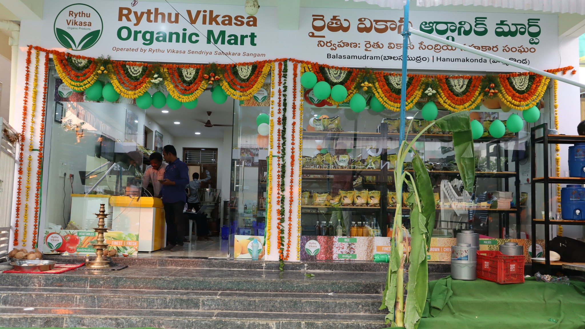 Organic Farmers Cooperative launches Rythu Vikasa Organic Mart with the support of Bala Vikasa in Warangal